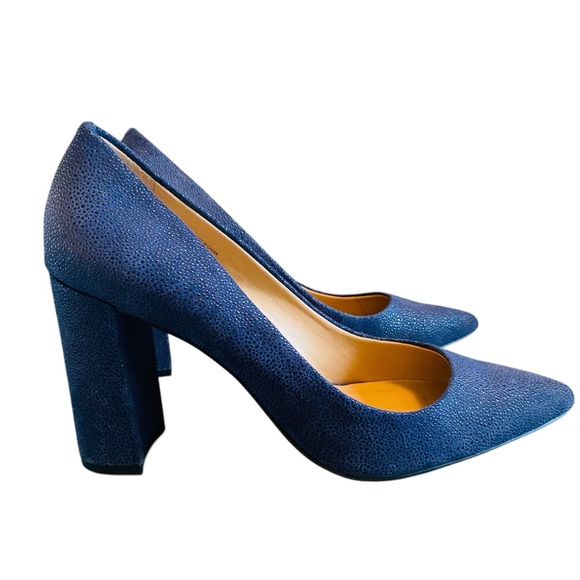 Banana Republic Madison Block Heel Pump - Picture 3 of 11